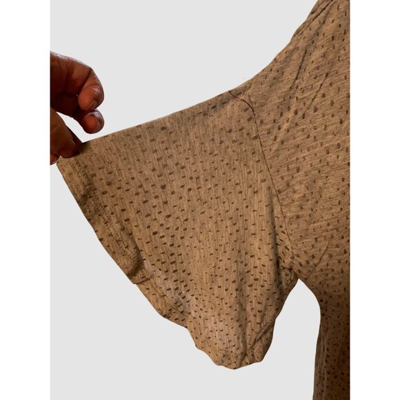 Jane and Delancey Womens Sz Medium Short Bell SLeeve Gray Polka Dot Tshirt VNeck - Picture 3 of 4